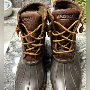 Women’s Sperry Saltwater Duck boot size 7.5